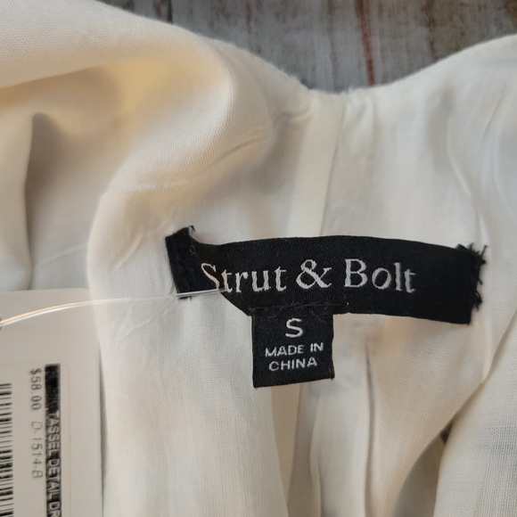 Chic Patterned Cross-Back Mini Dress - Picture 3 of 4